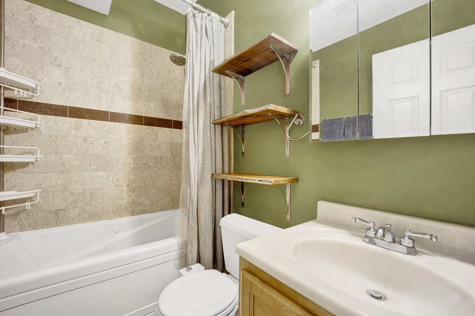 3516 N Hamlin Avenue Unit: 3