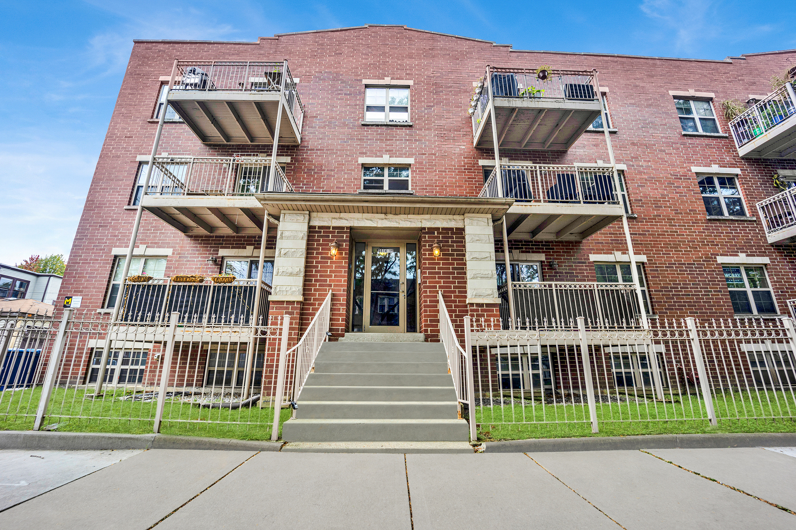 3516 N Hamlin Avenue Unit: 3