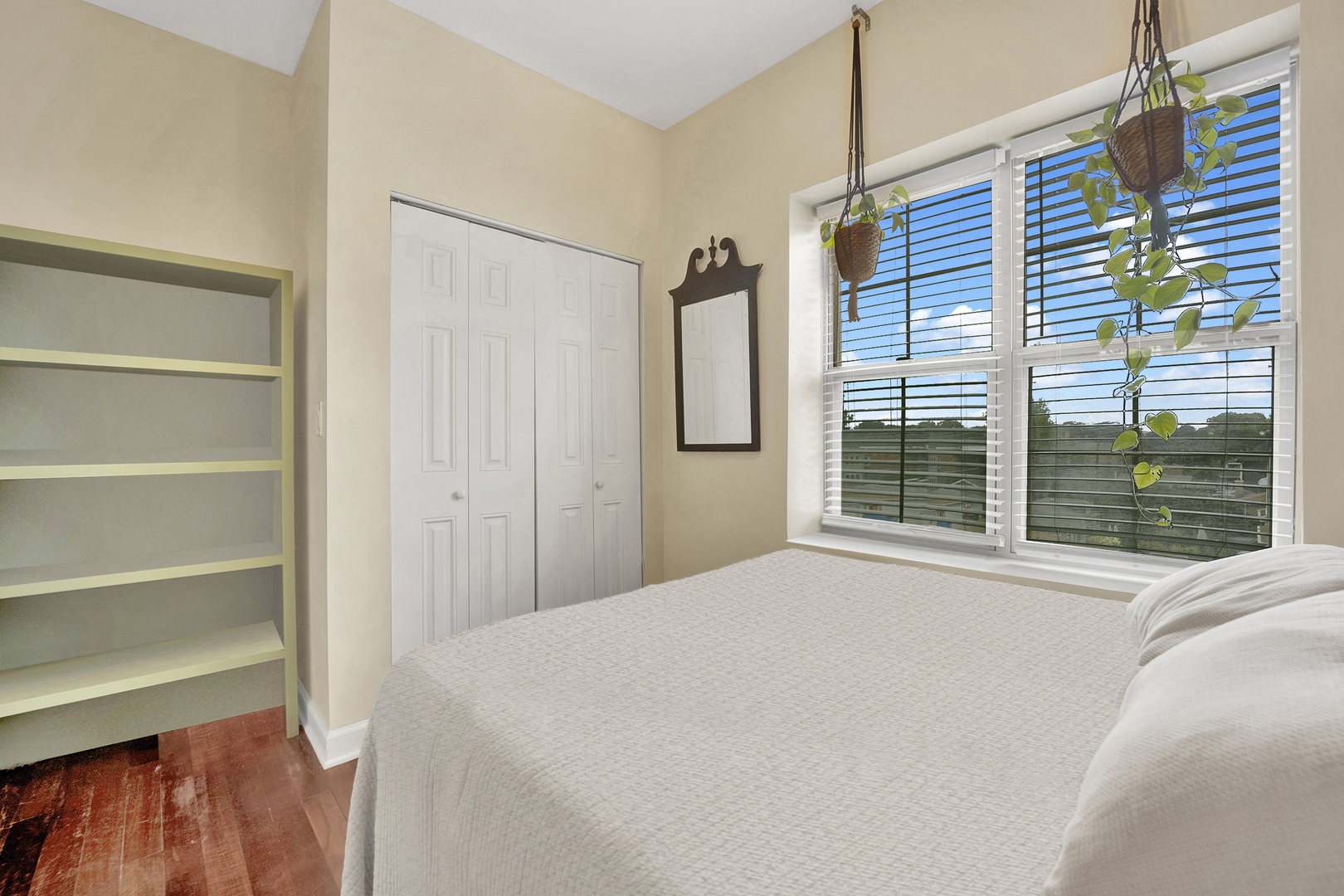 3516 N Hamlin Avenue Unit: 3