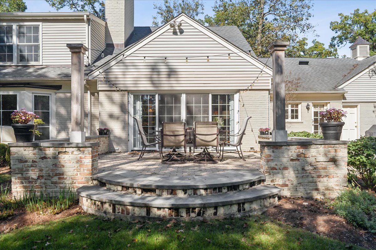1045 OAK GROVE Lane