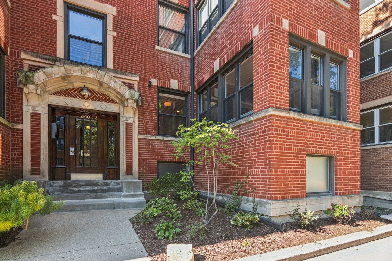 5502 N Glenwood Avenue Unit: 1
