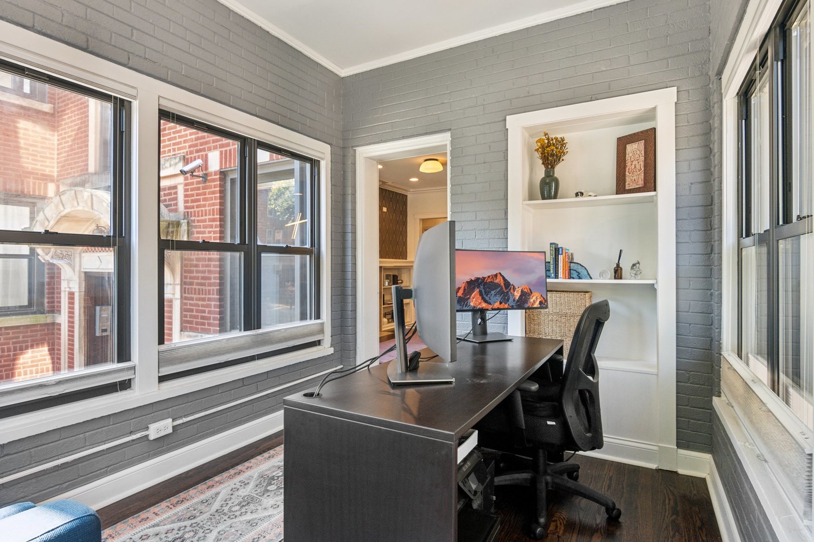 5502 N Glenwood Avenue Unit: 1