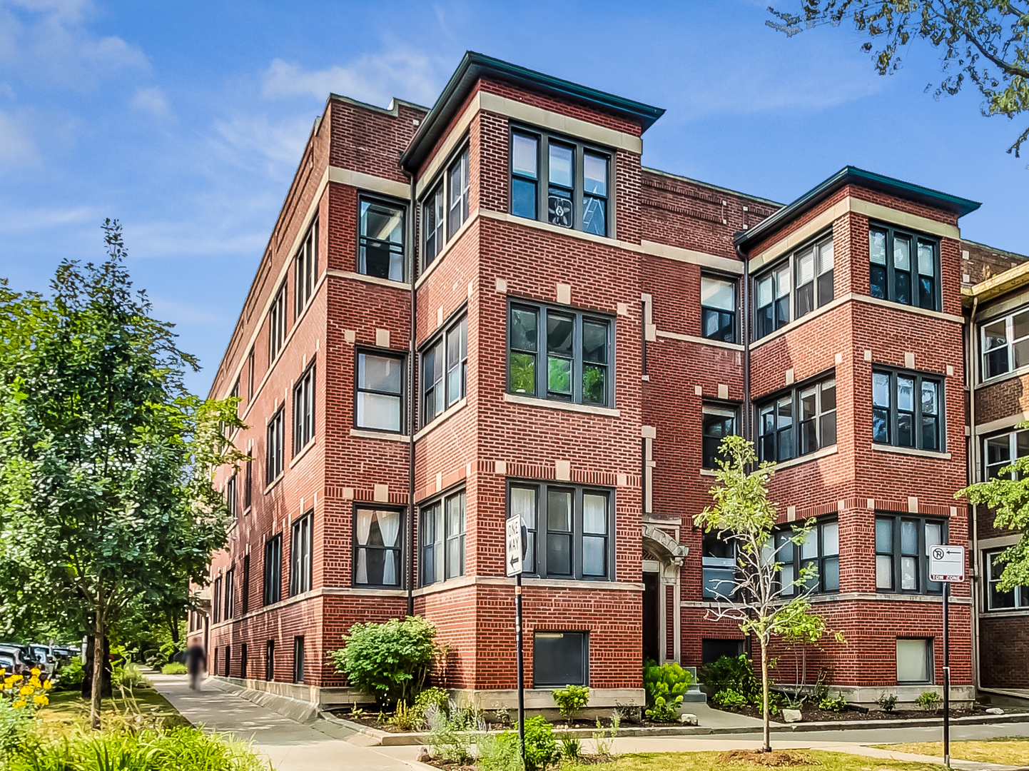5502 N Glenwood Avenue Unit: 1