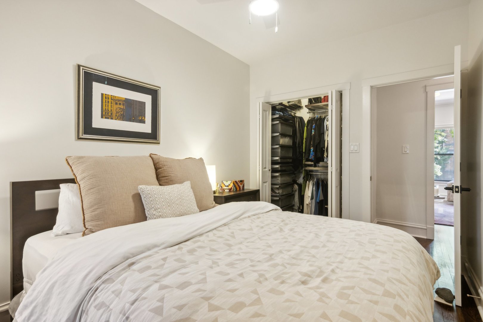 5502 N Glenwood Avenue Unit: 1