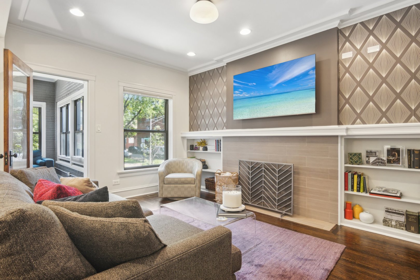 5502 N Glenwood Avenue Unit: 1
