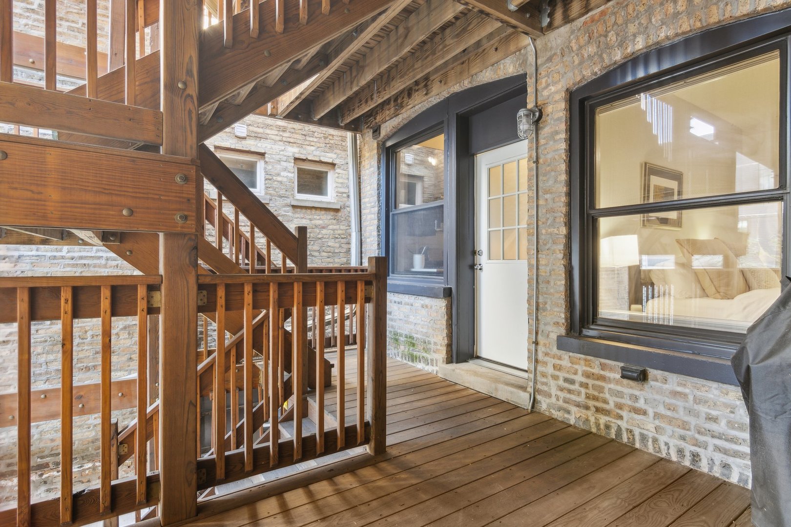 5502 N Glenwood Avenue Unit: 1