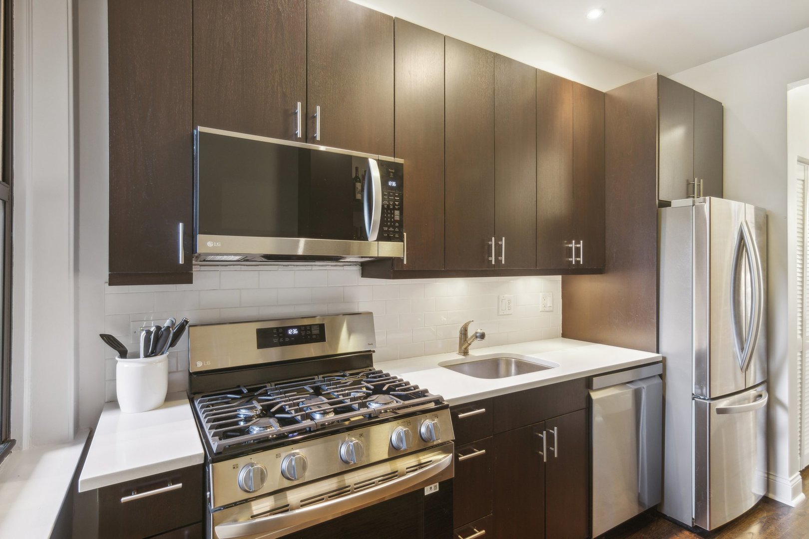 5502 N Glenwood Avenue Unit: 1