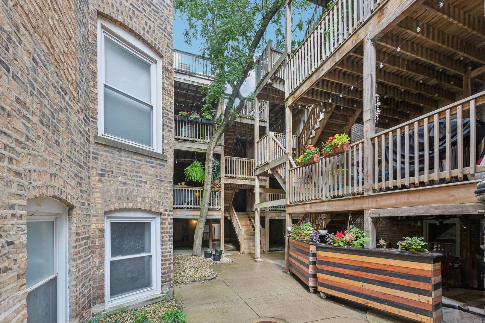 4121 N Sheridan Road Unit: GS