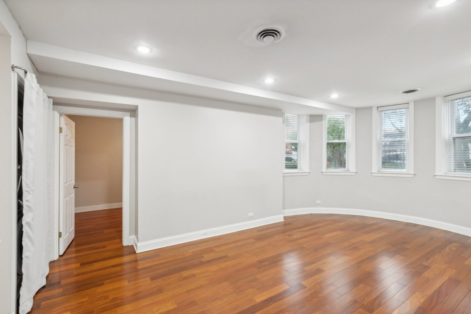 4121 N Sheridan Road Unit: GS