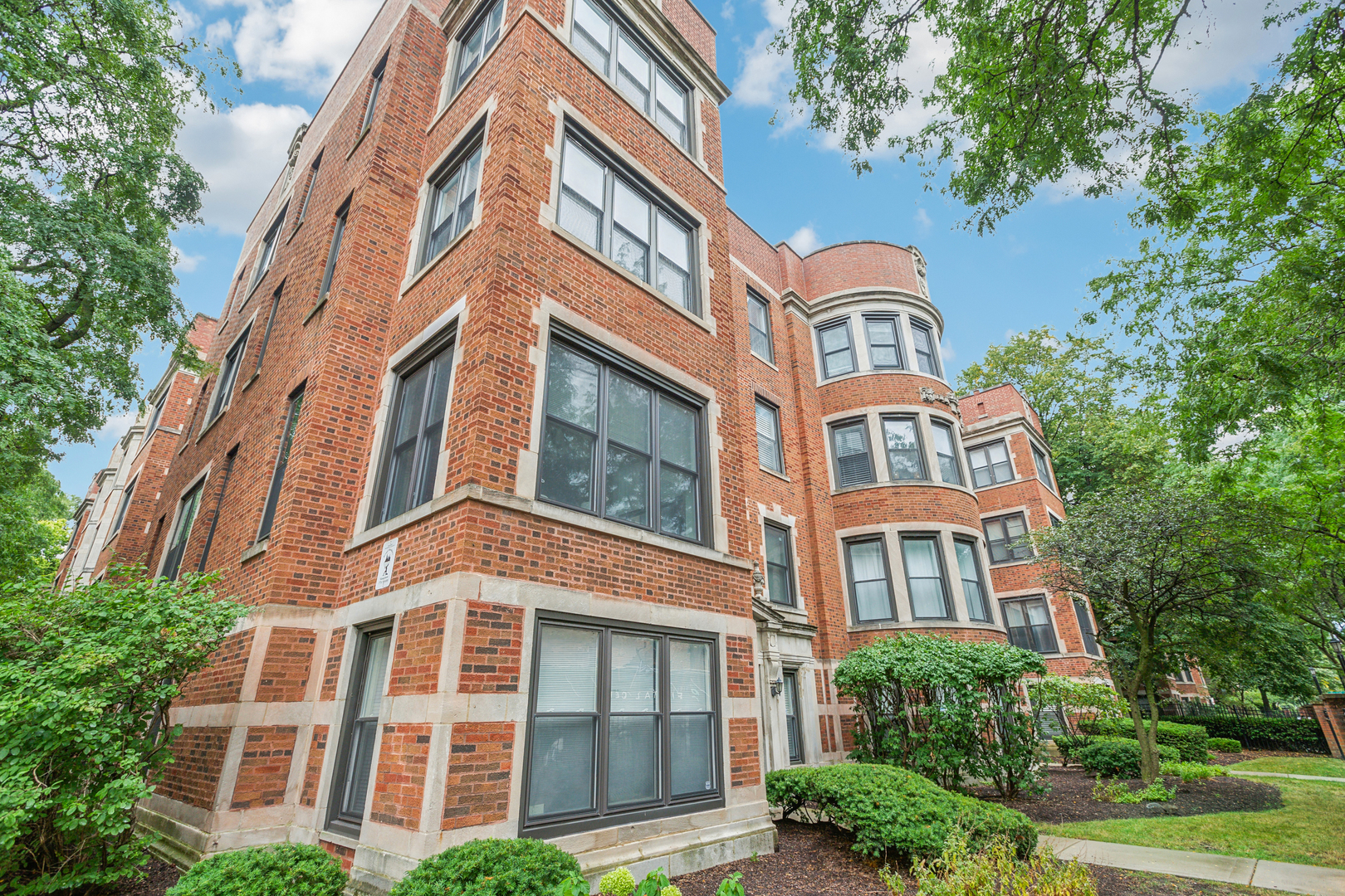4121 N Sheridan Road Unit: GS