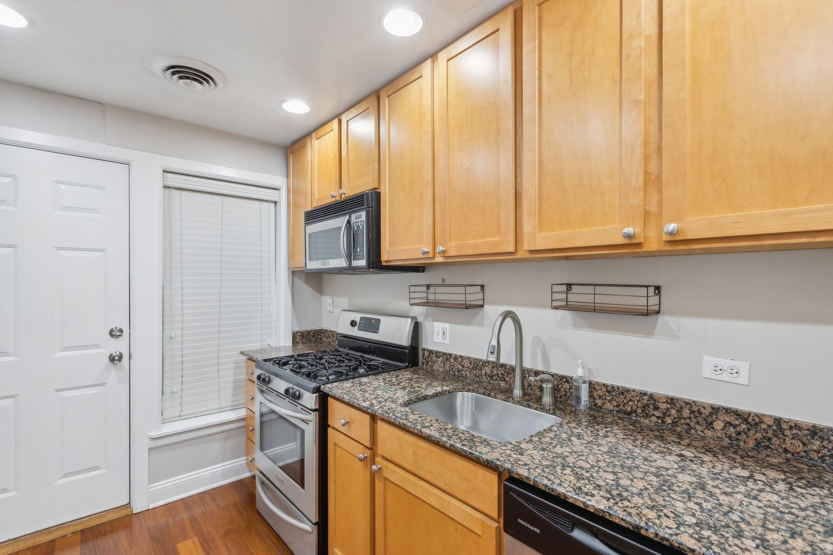 4121 N Sheridan Road Unit: GS