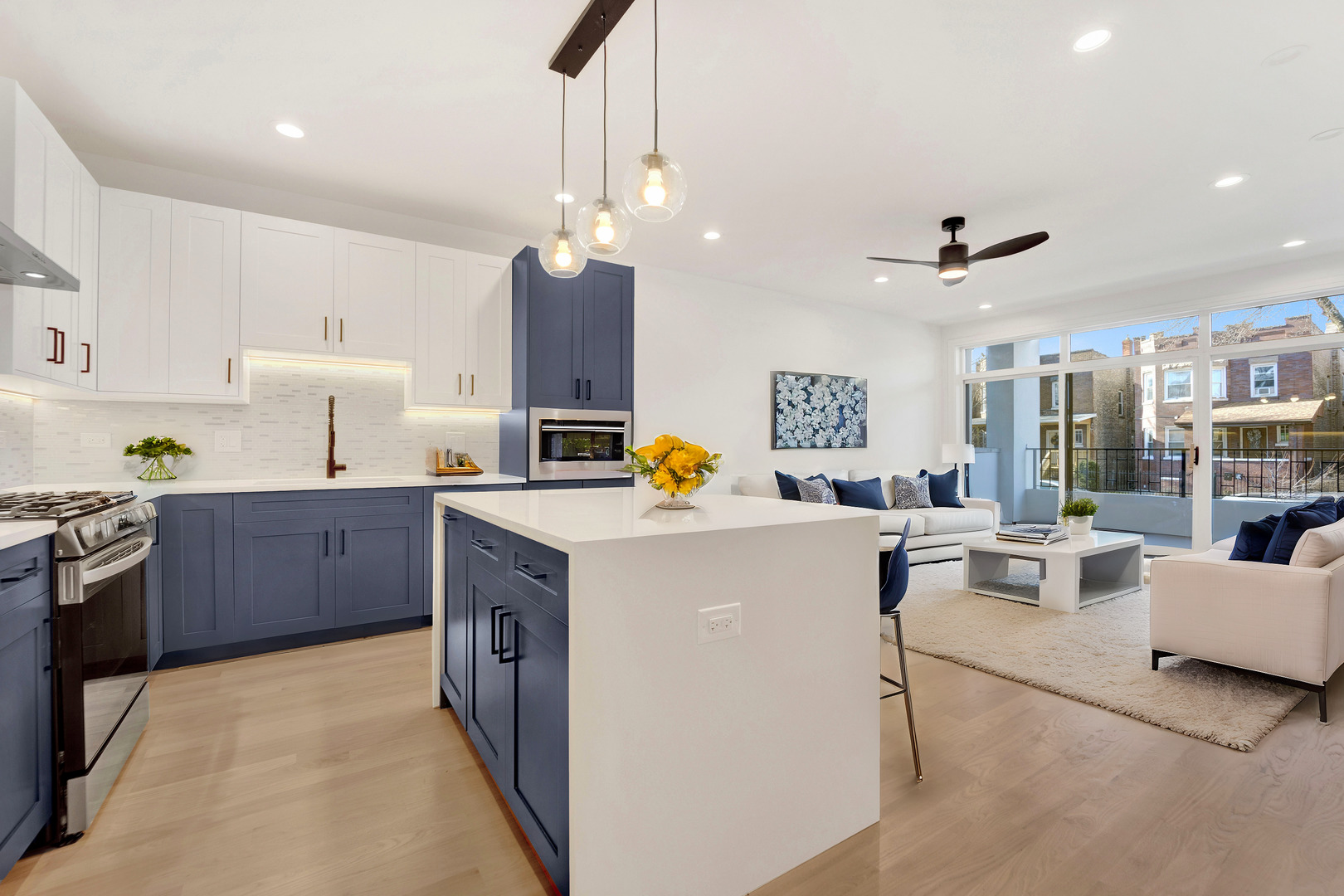 855 N Francisco Avenue Unit: 1