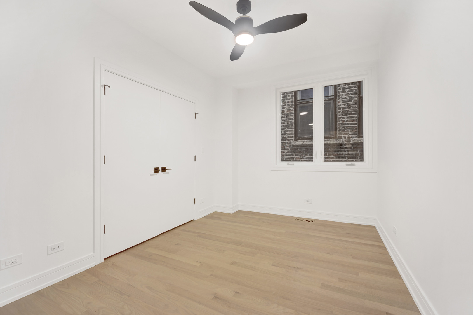 855 N Francisco Avenue Unit: 1