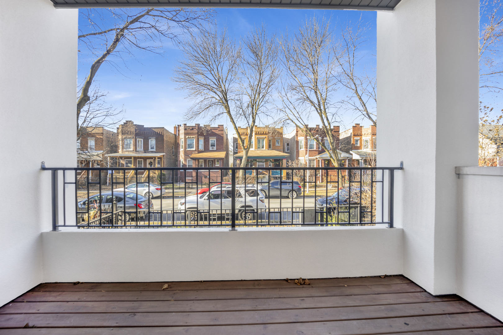 855 N Francisco Avenue Unit: 1