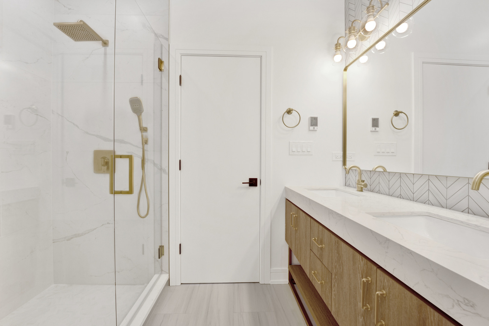 855 N Francisco Avenue Unit: 1