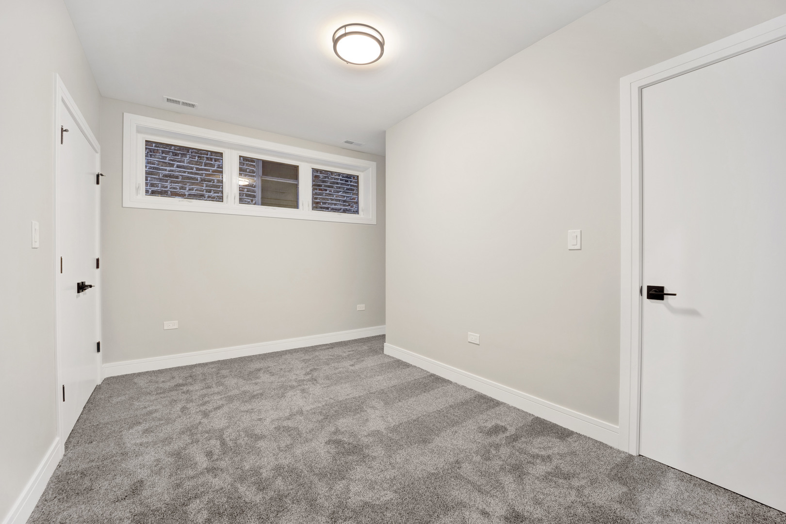 855 N Francisco Avenue Unit: 1