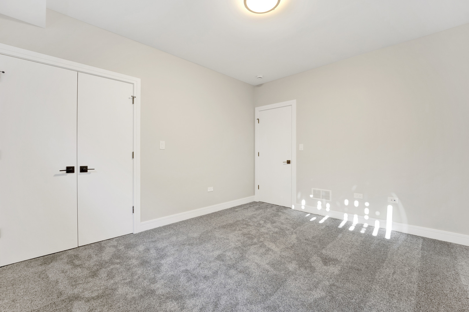 855 N Francisco Avenue Unit: 1
