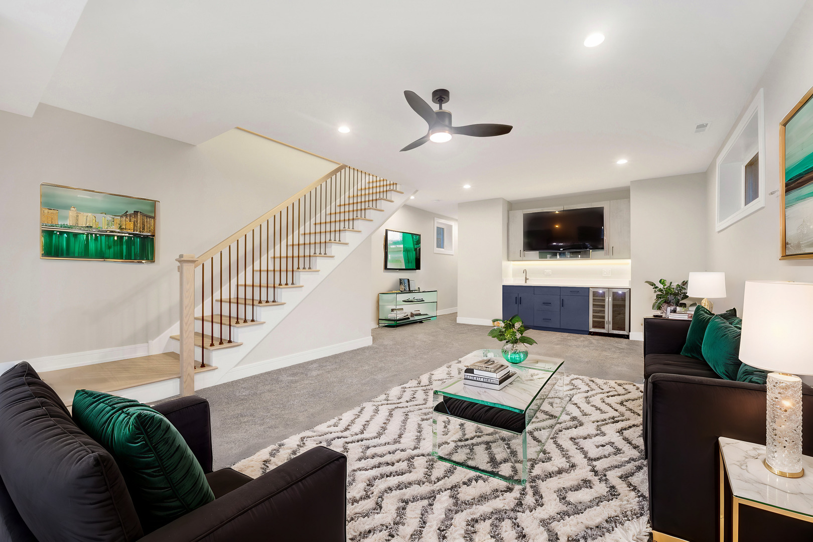 855 N Francisco Avenue Unit: 1