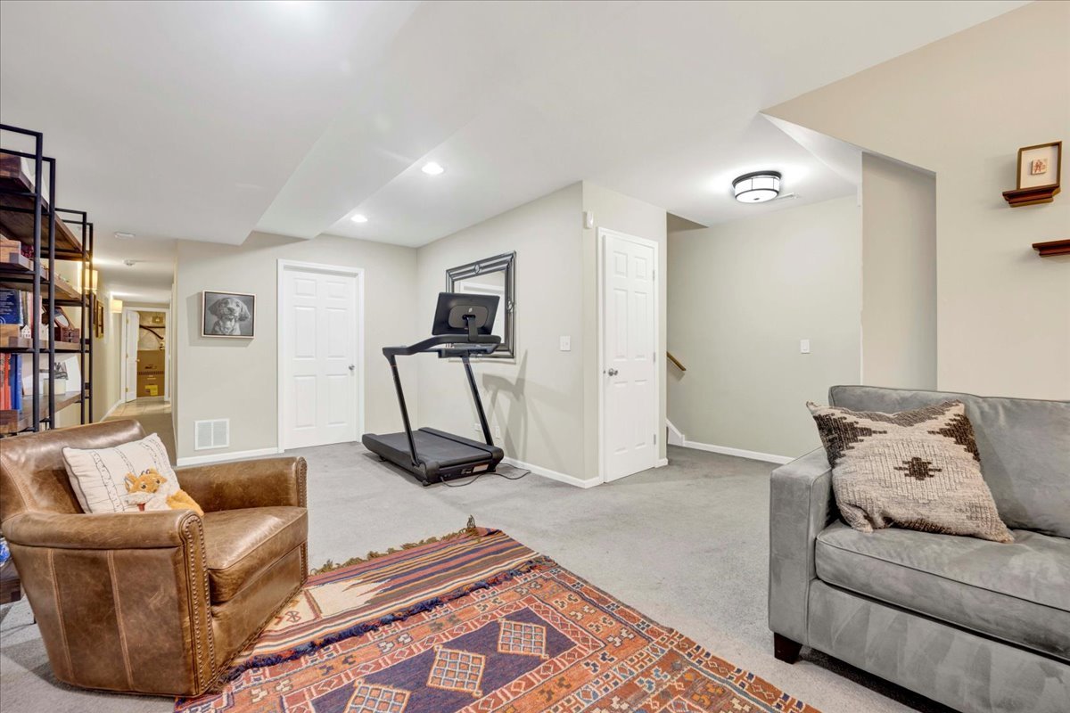 911 W Wrightwood Avenue Unit: 1