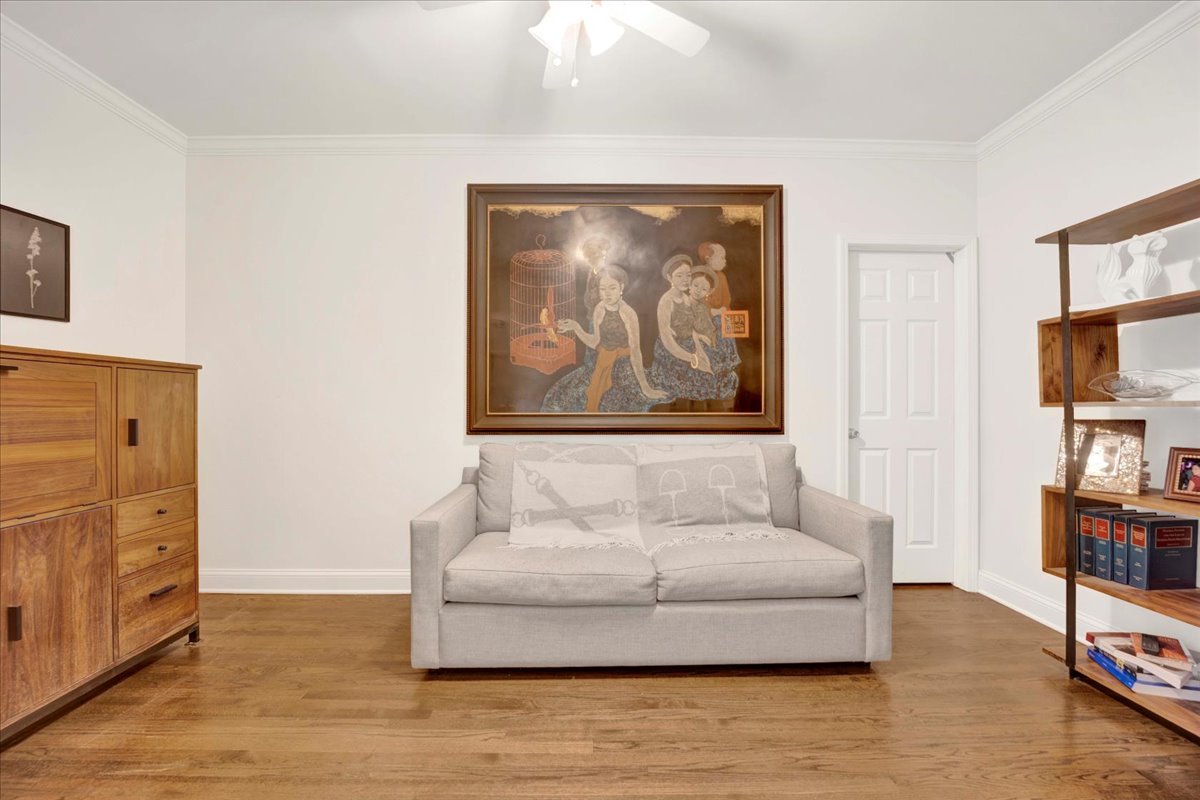 911 W Wrightwood Avenue Unit: 1