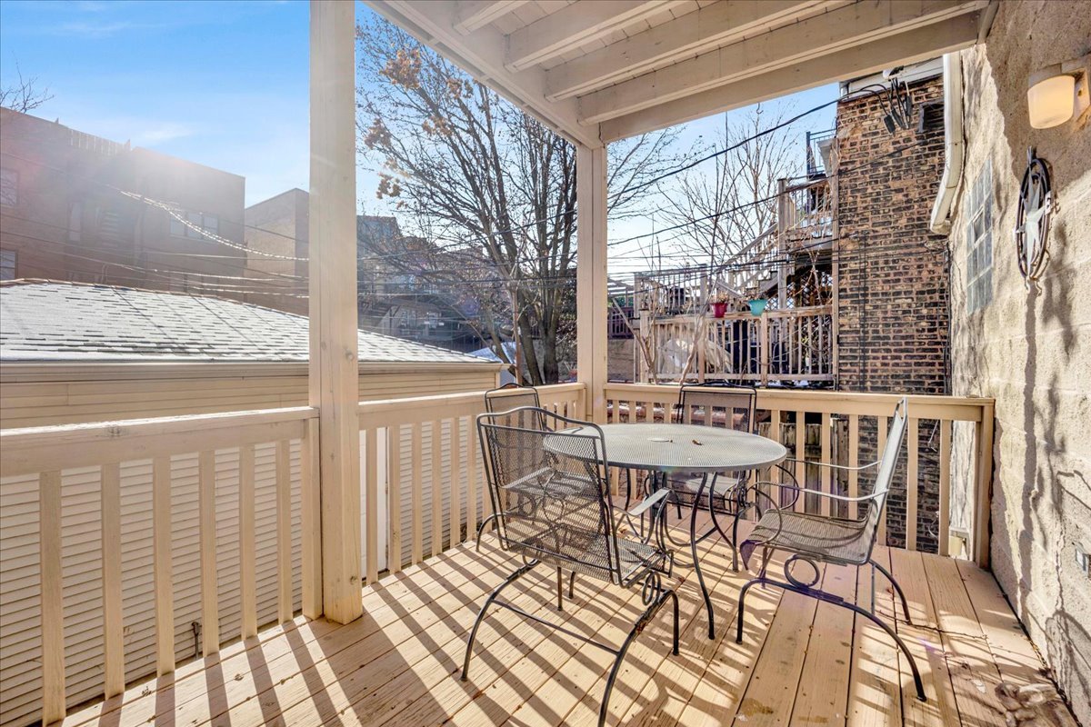 911 W Wrightwood Avenue Unit: 1