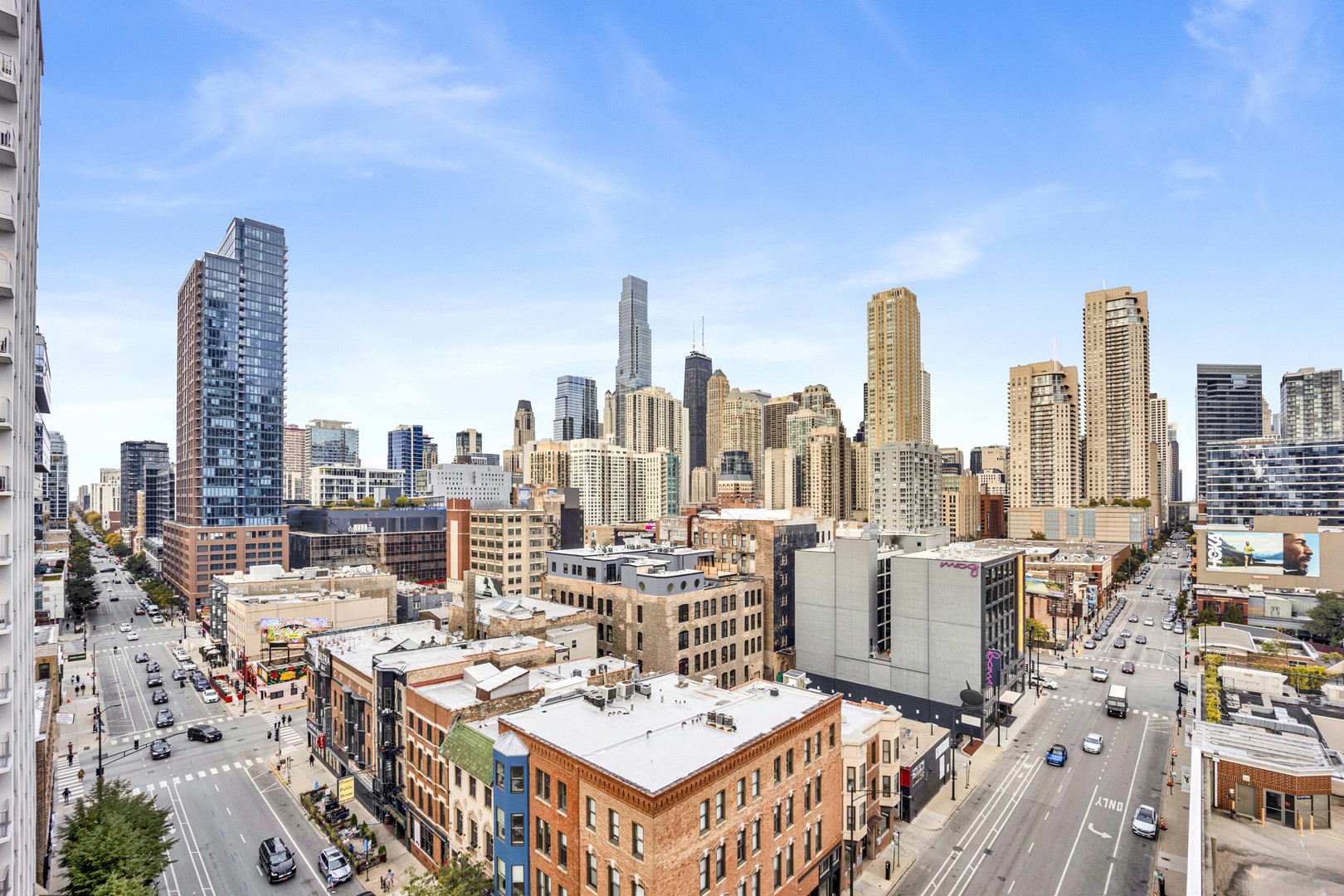 201 W GRAND Avenue Unit: PH8