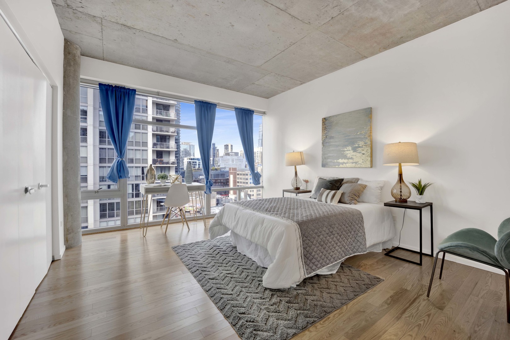 201 W GRAND Avenue Unit: PH8