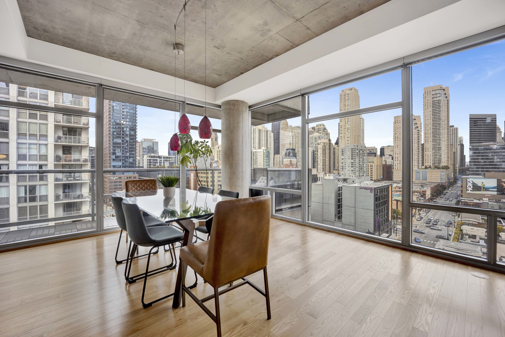 201 W GRAND Avenue Unit: PH8