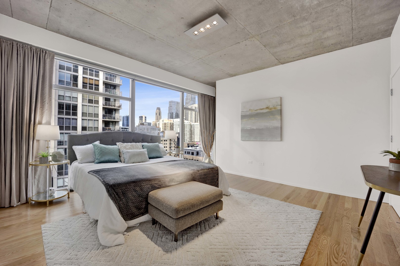 201 W GRAND Avenue Unit: PH8