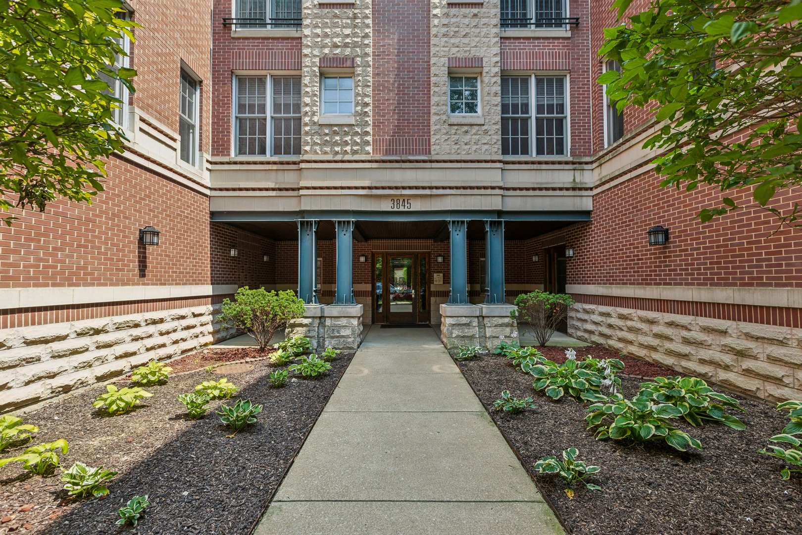 3845 N Ashland Avenue Unit: 4E