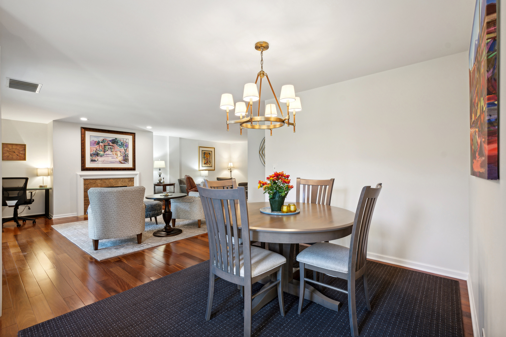 105 E Laurel Avenue Unit: 205