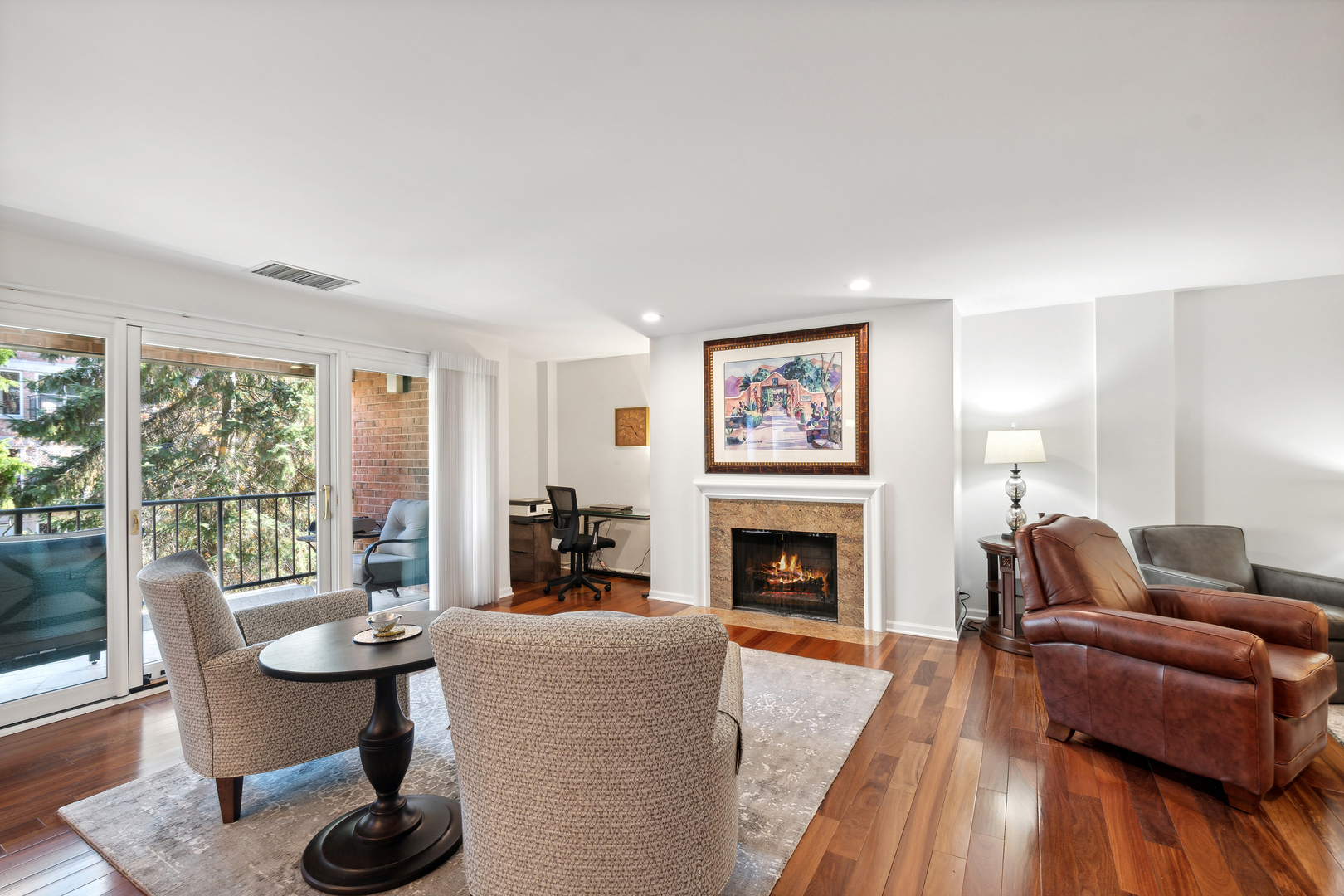 105 E Laurel Avenue Unit: 205