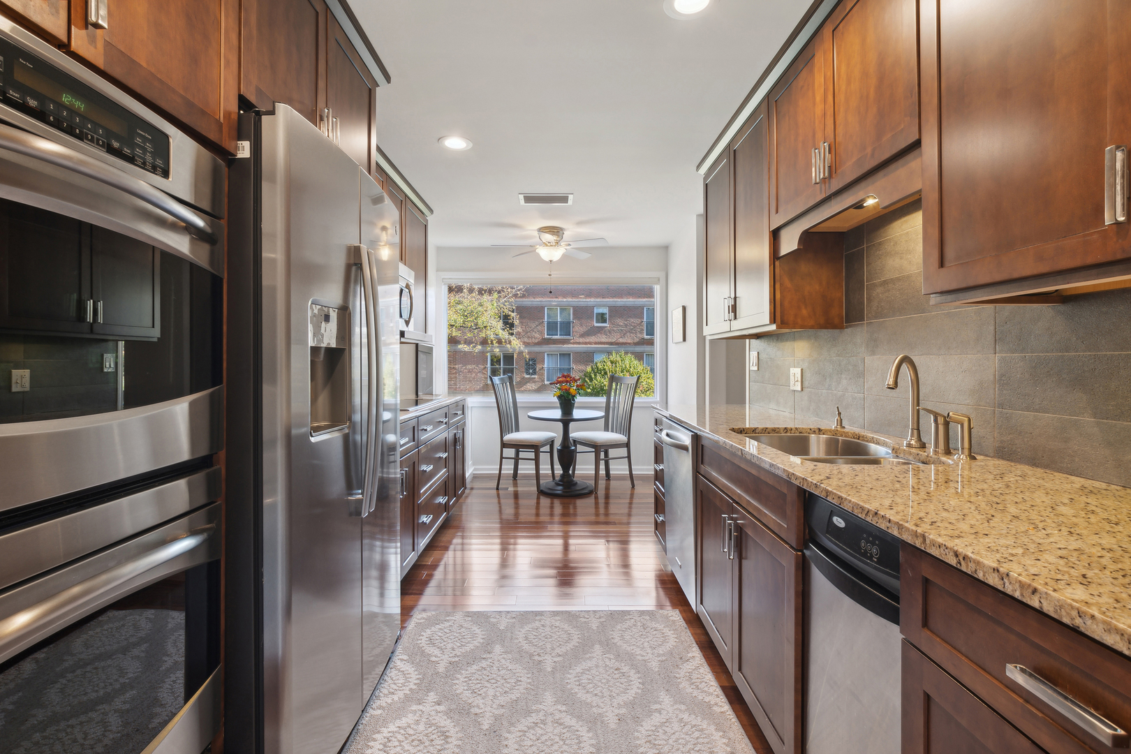 105 E Laurel Avenue Unit: 205