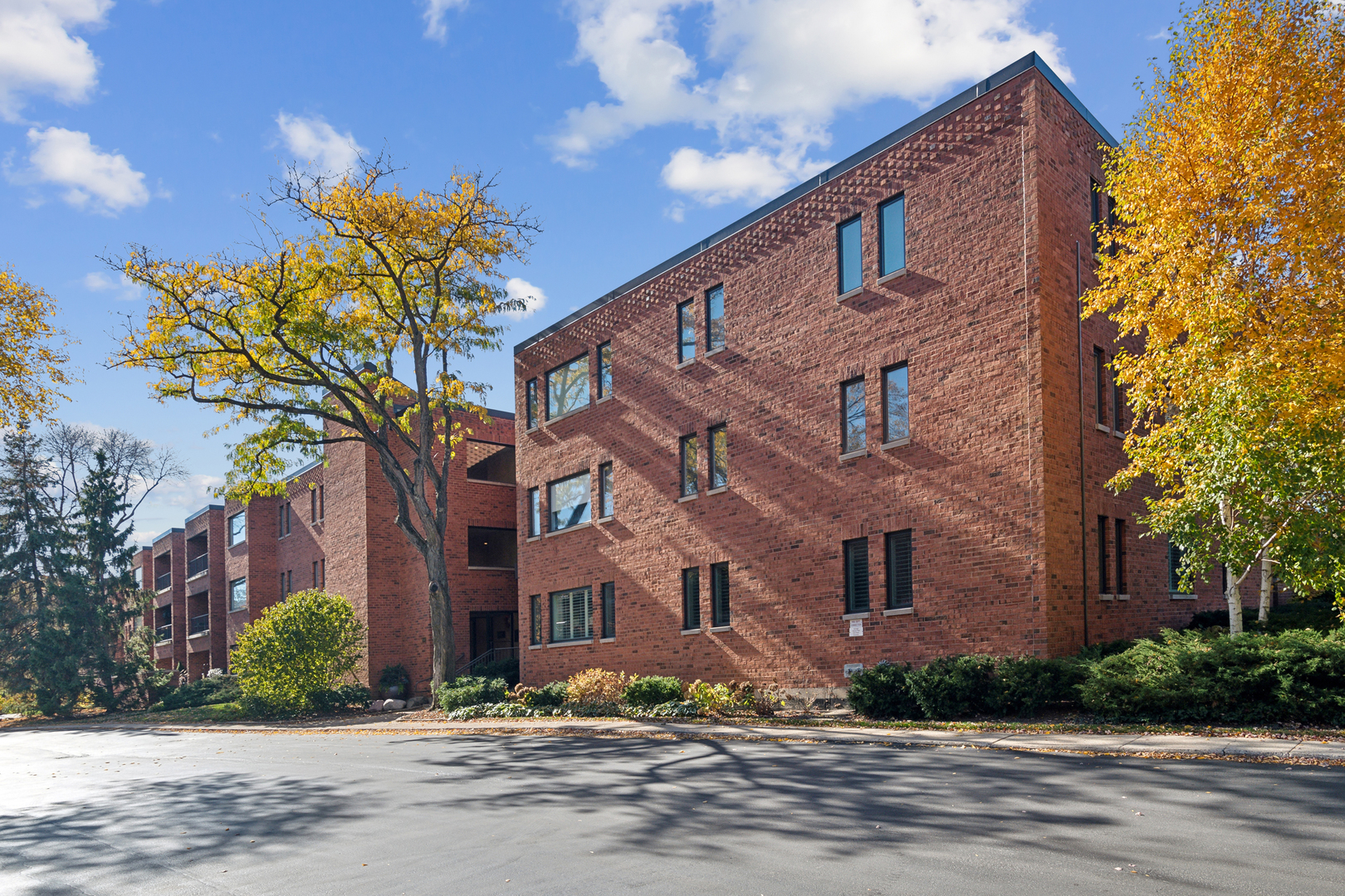 105 E Laurel Avenue Unit: 205