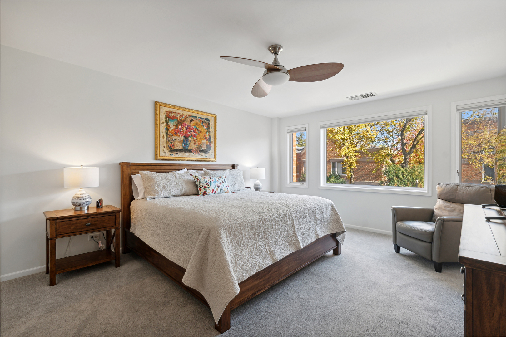 105 E Laurel Avenue Unit: 205