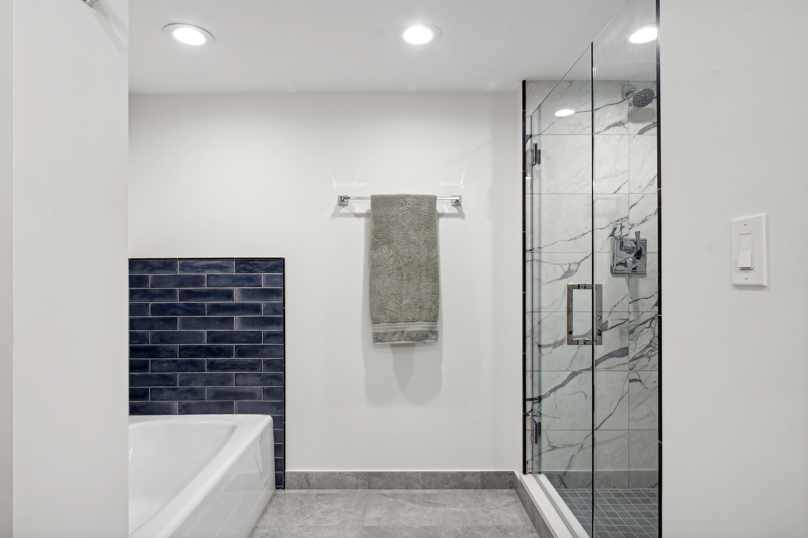 105 E Laurel Avenue Unit: 205