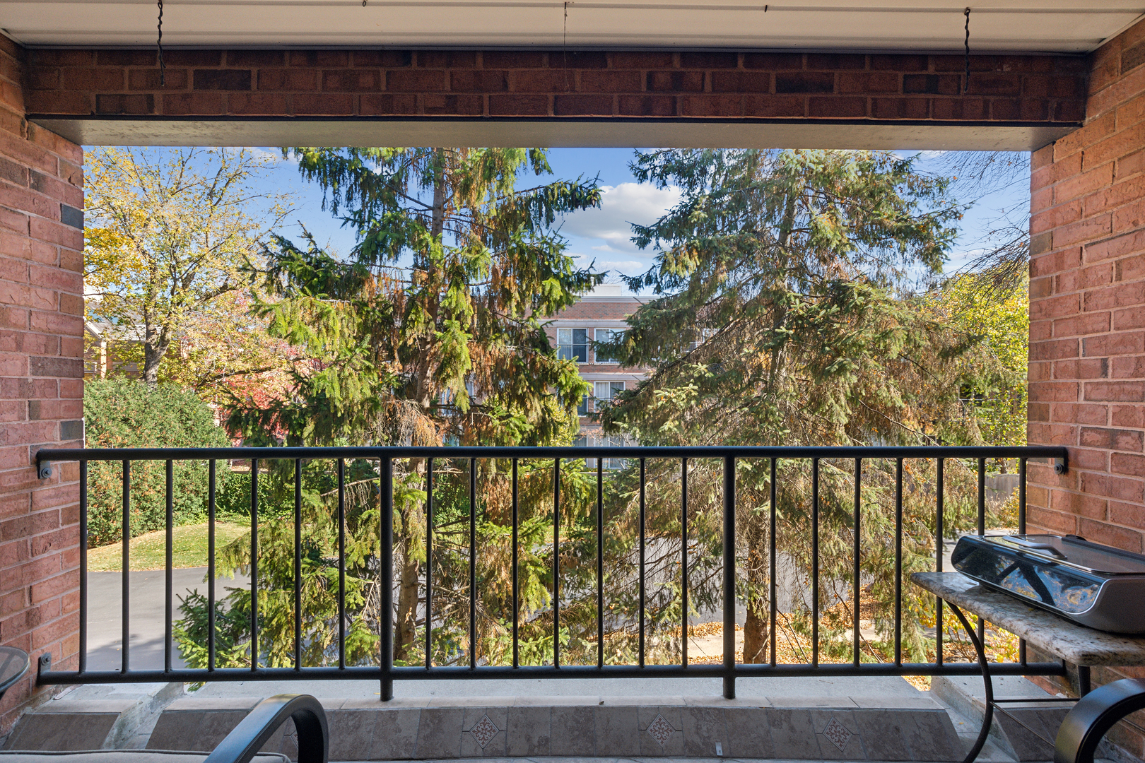 105 E Laurel Avenue Unit: 205