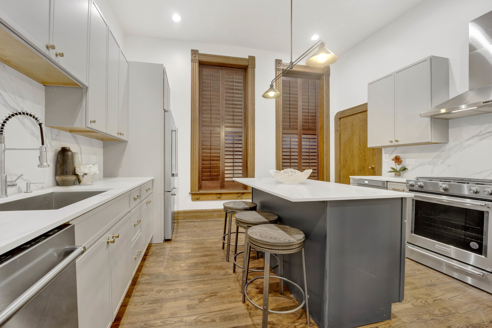 2019 N Sheffield Avenue Unit: 103