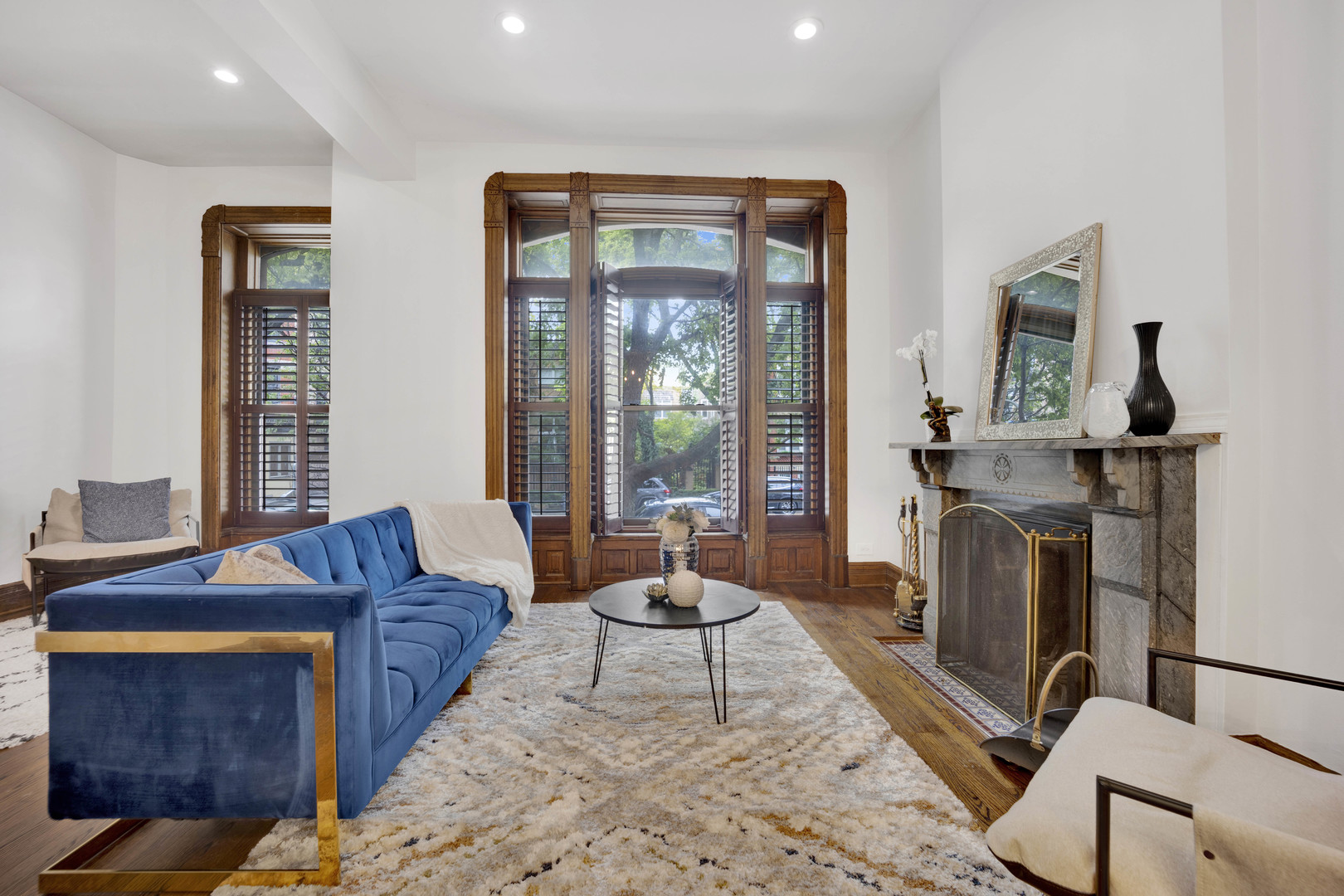 2019 N Sheffield Avenue Unit: 103