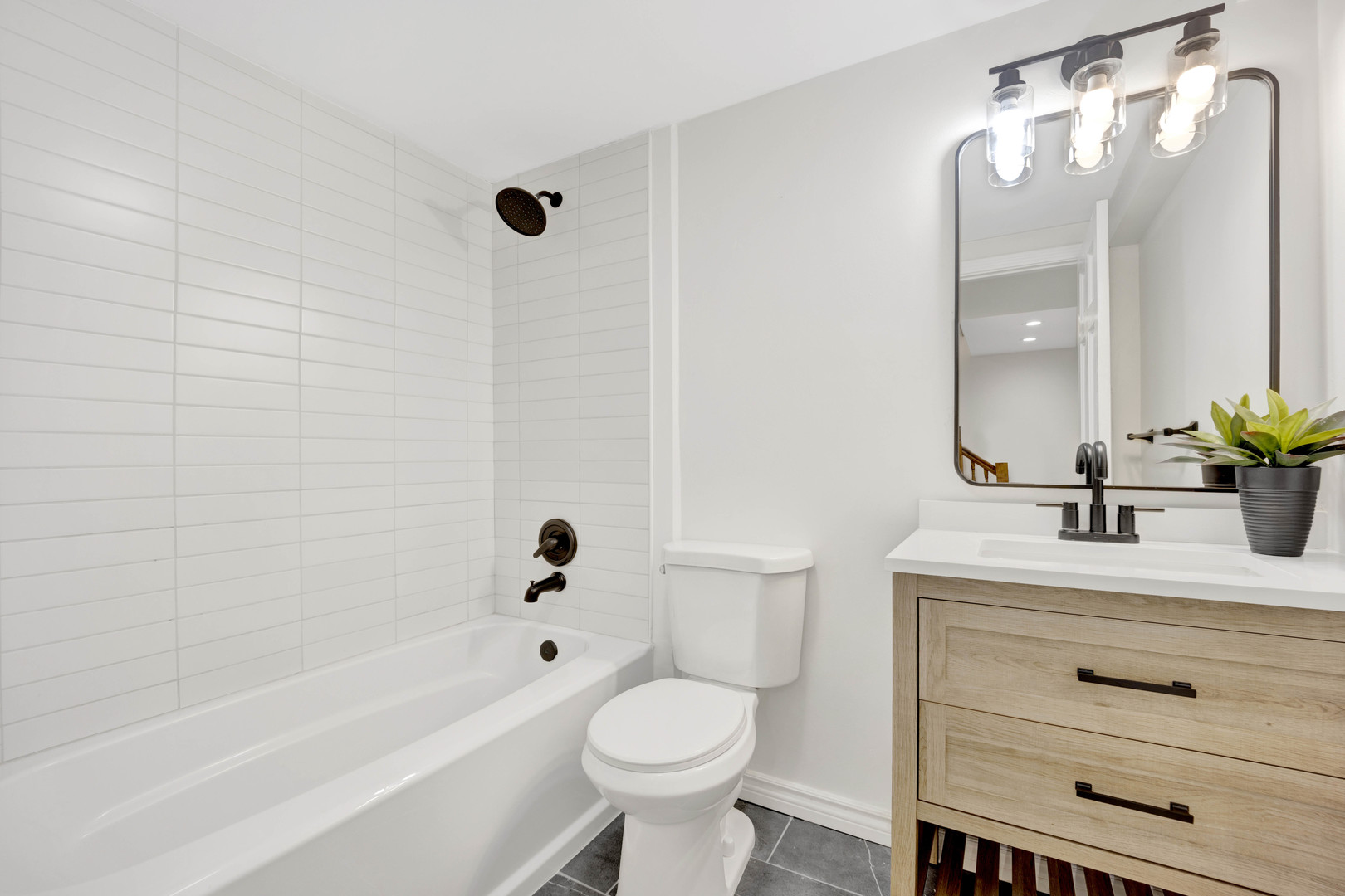 2019 N Sheffield Avenue Unit: 103