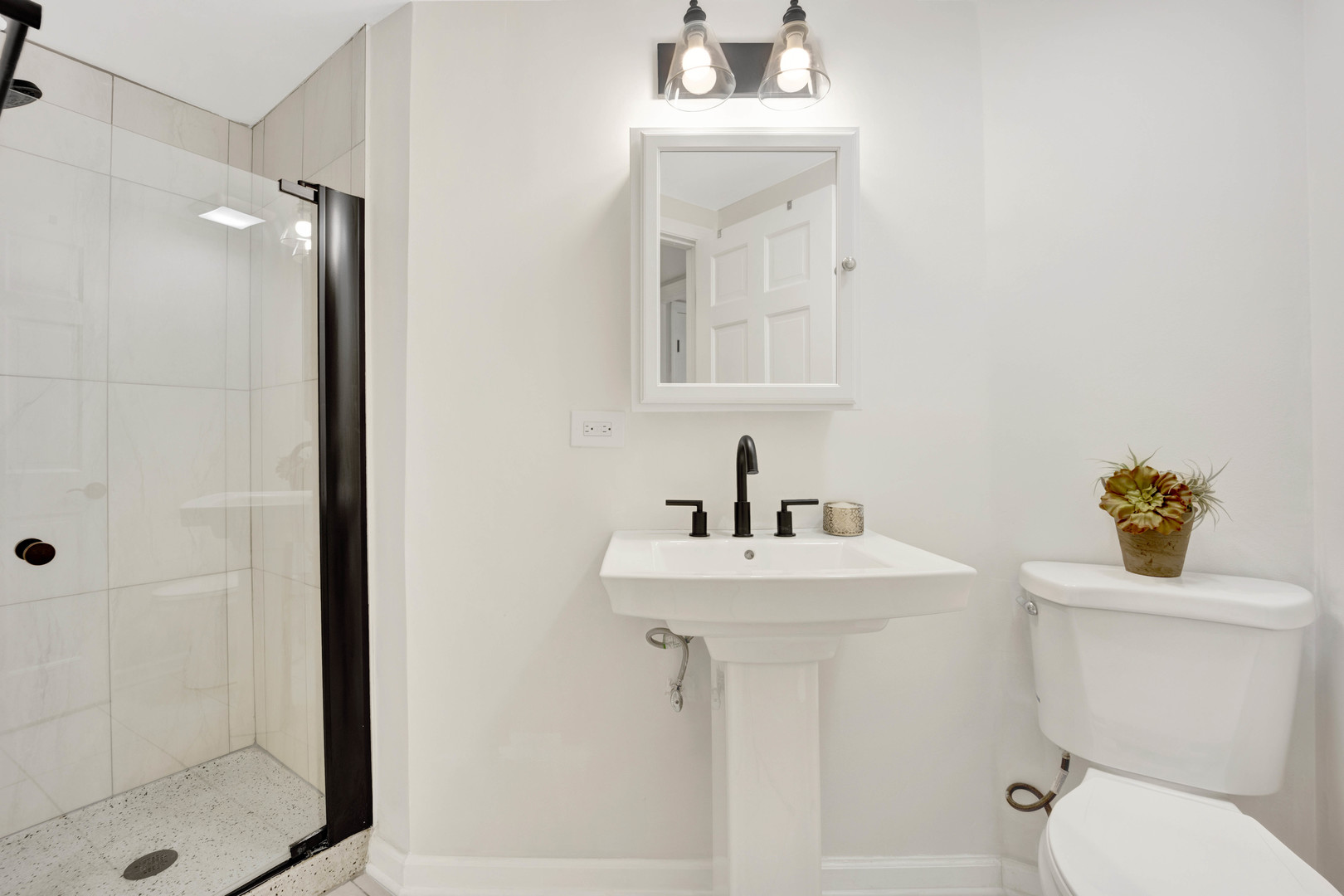 2019 N Sheffield Avenue Unit: 103