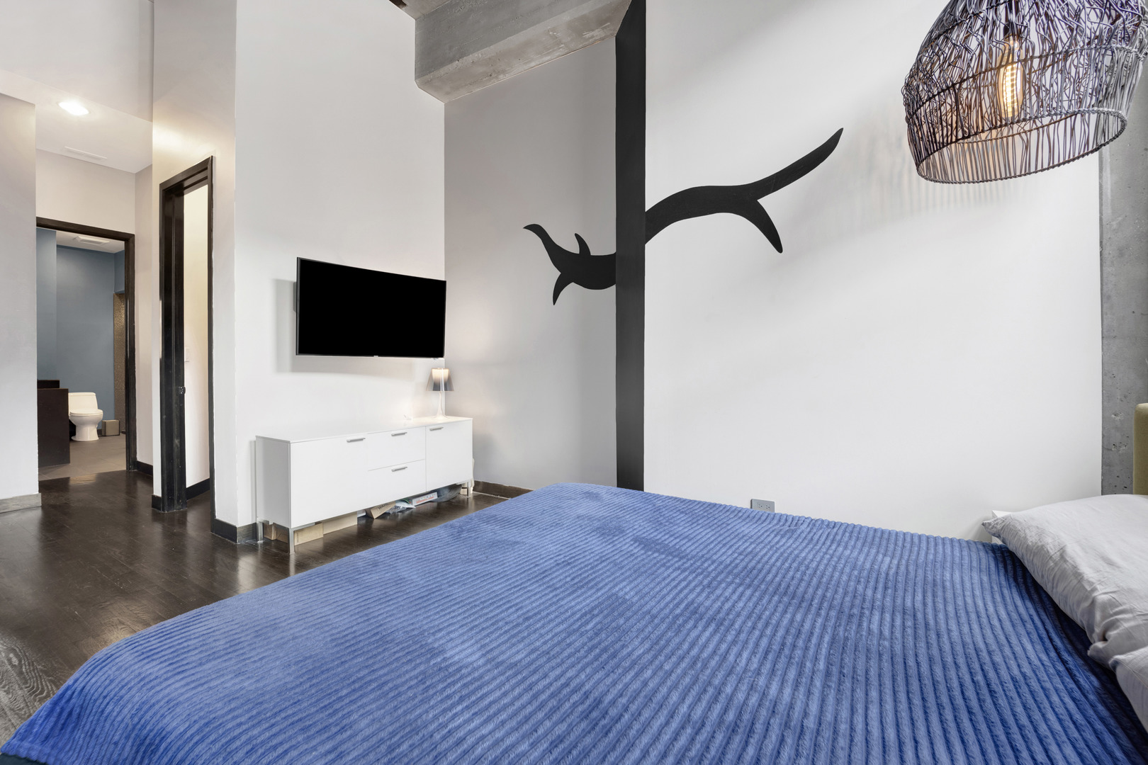 1725 W Division Street Unit: 201