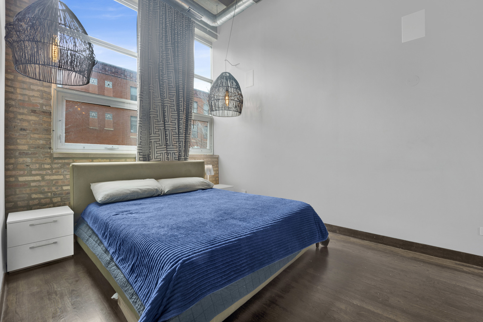 1725 W Division Street Unit: 201
