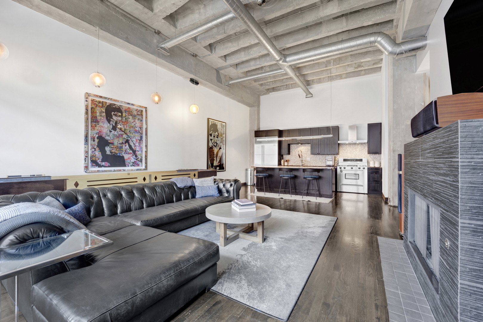 1725 W Division Street Unit: 201