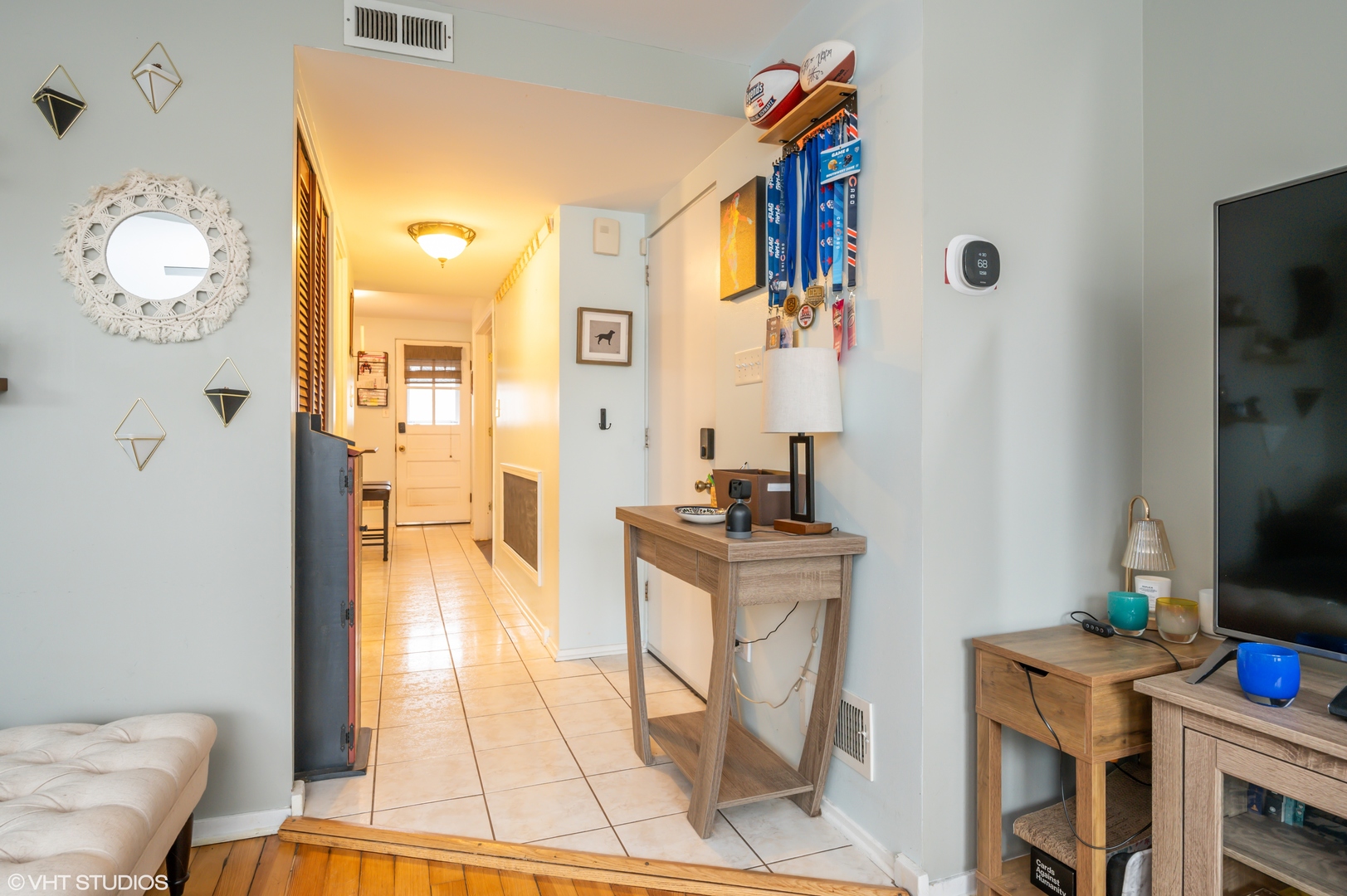3236 N Leavitt Street Unit: 2