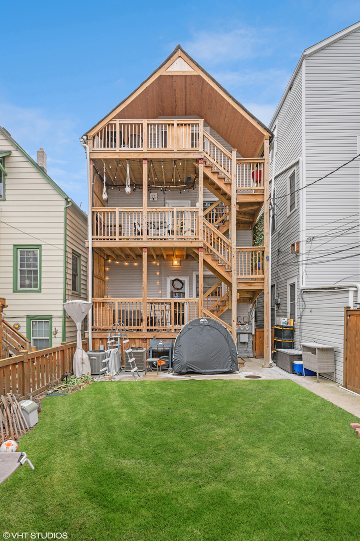 3236 N Leavitt Street Unit: 2