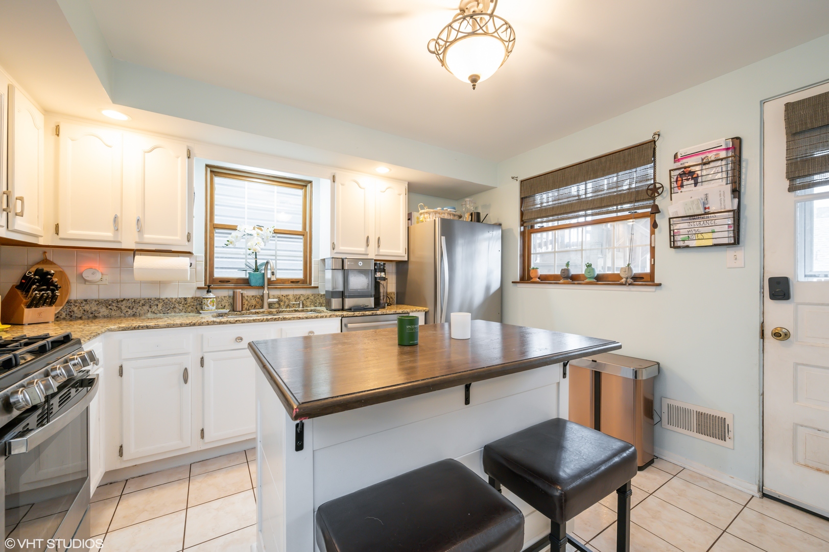 3236 N Leavitt Street Unit: 2