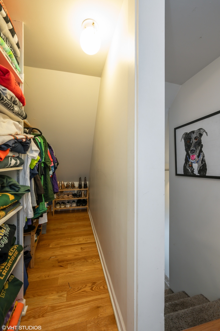 3236 N Leavitt Street Unit: 2