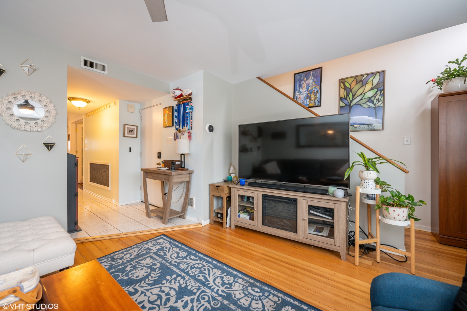 3236 N Leavitt Street Unit: 2