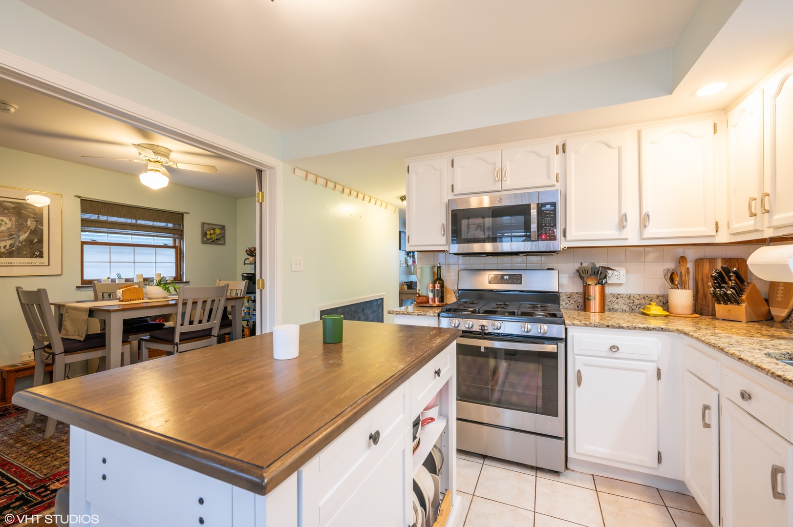 3236 N Leavitt Street Unit: 2